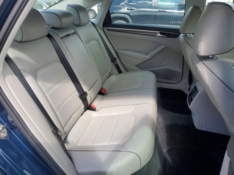 2018 VOLKSWAGEN PASSAT SE 10