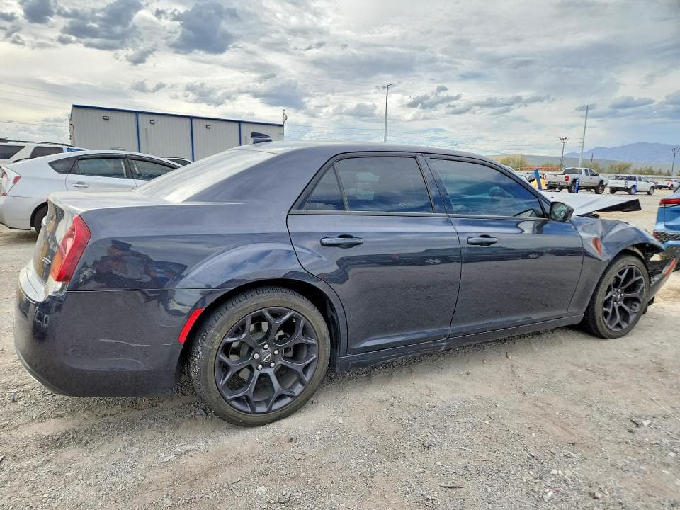 2019 CHRYSLER 300 TOURING 3