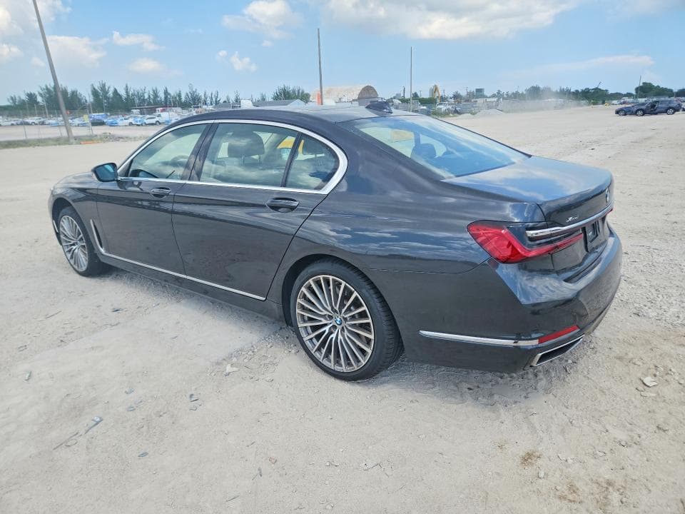 2022 BMW 750 XI 2