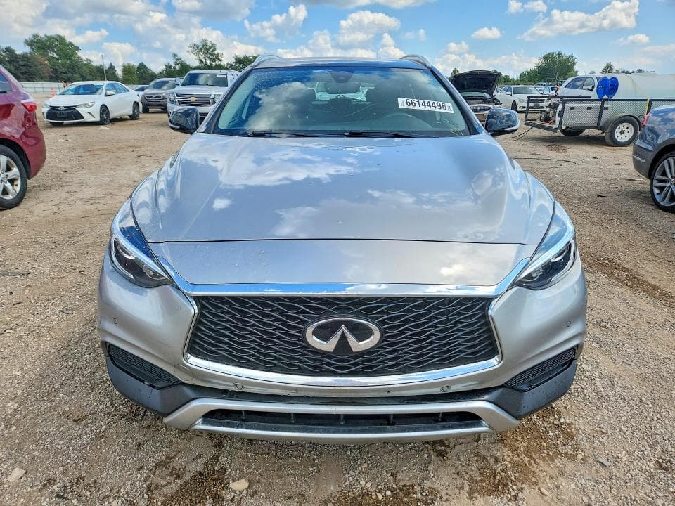 2019 INFINITI QX30 LUXE 5