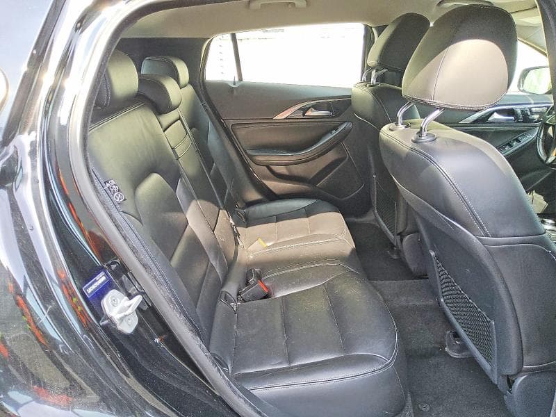 2018 INFINITI QX30 LUXURY 10