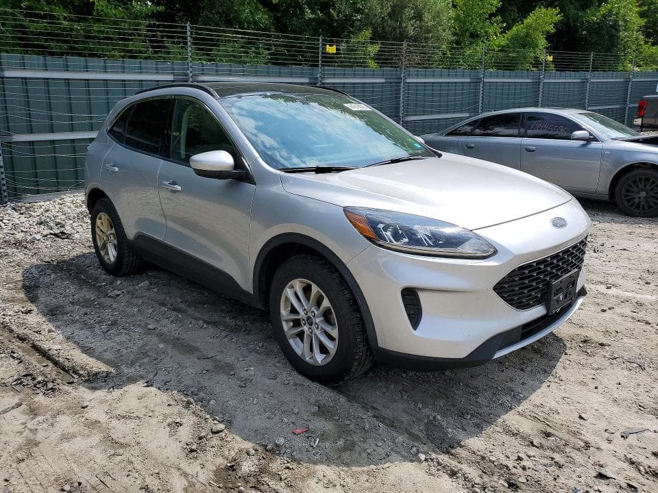 2020 FORD ESCAPE SE 4