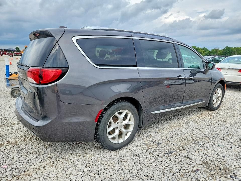 2020 CHRYSLER PACIFICA TOURING L 3