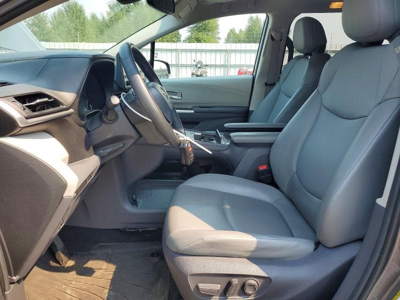 2021 TOYOTA SIENNA XLE 7