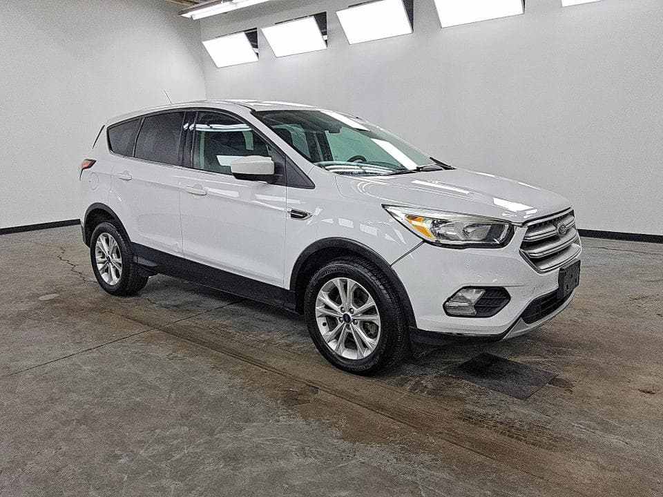 2017 FORD ESCAPE SE 4
