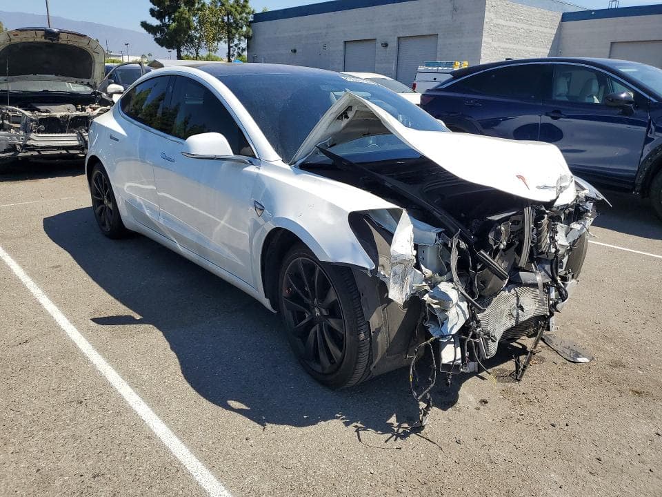2018 TESLA MODEL 3 4