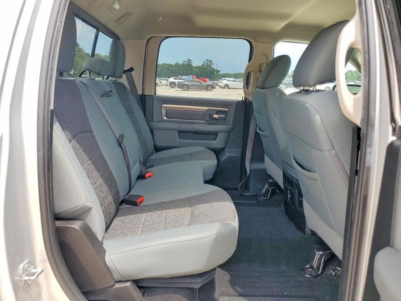 2019 RAM 1500 CLASSIC SLT 10