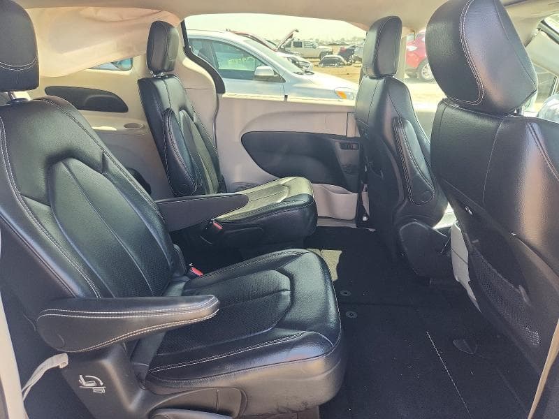 2022 CHRYSLER PACIFICA TOURING L 11