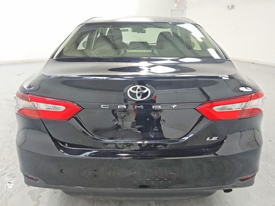 2018 TOYOTA CAMRY LE 6