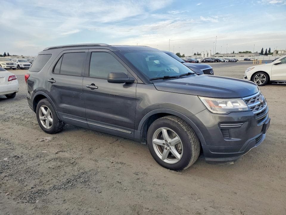 2018 FORD EXPLORER XLT 4