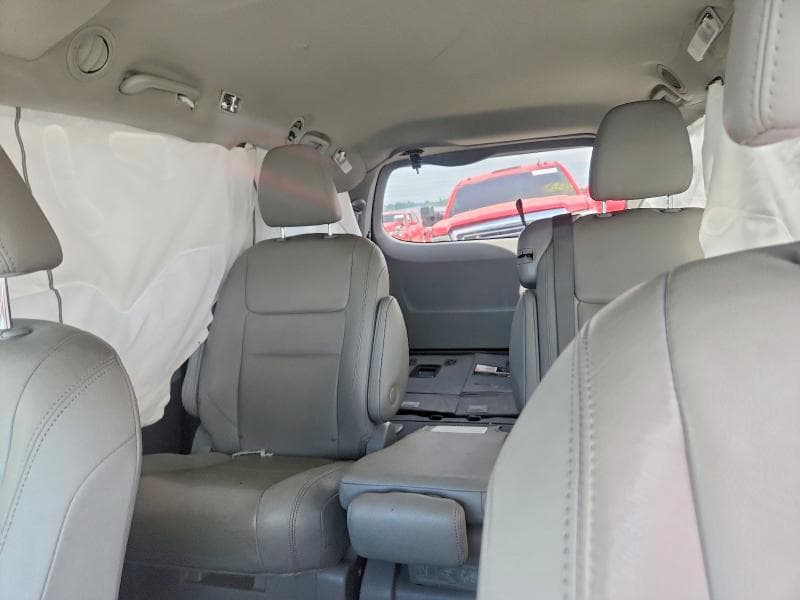 2020 TOYOTA SIENNA XLE 8-PASSENGER 10