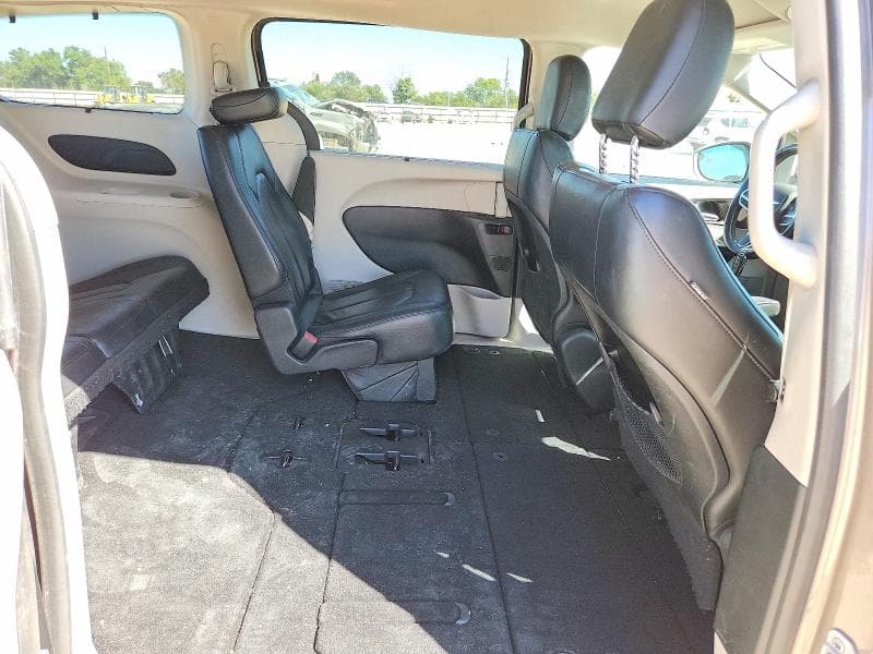 2018 CHRYSLER PACIFICA TOURING L 11