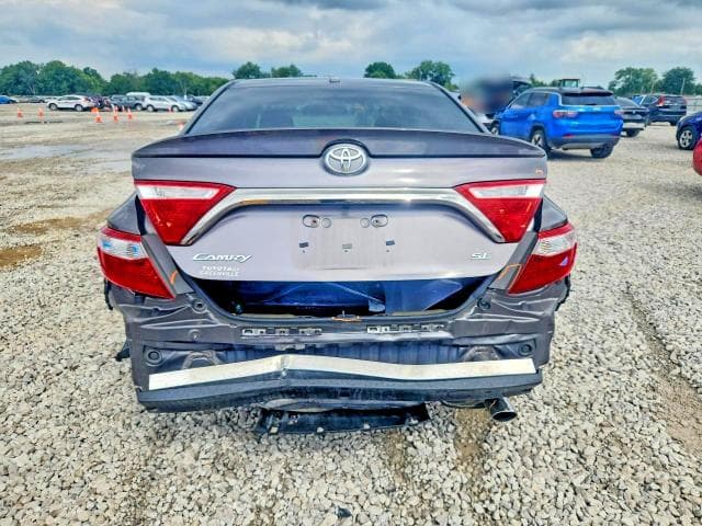 2017 TOYOTA CAMRY SE 6