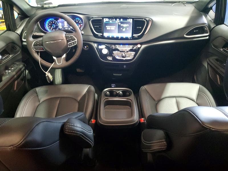 2027 CHRYSLER PACIFICA SELECT 8