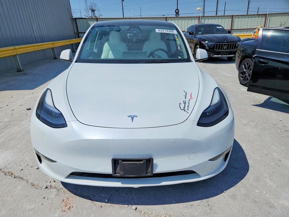 2024 TESLA MODEL Y 5