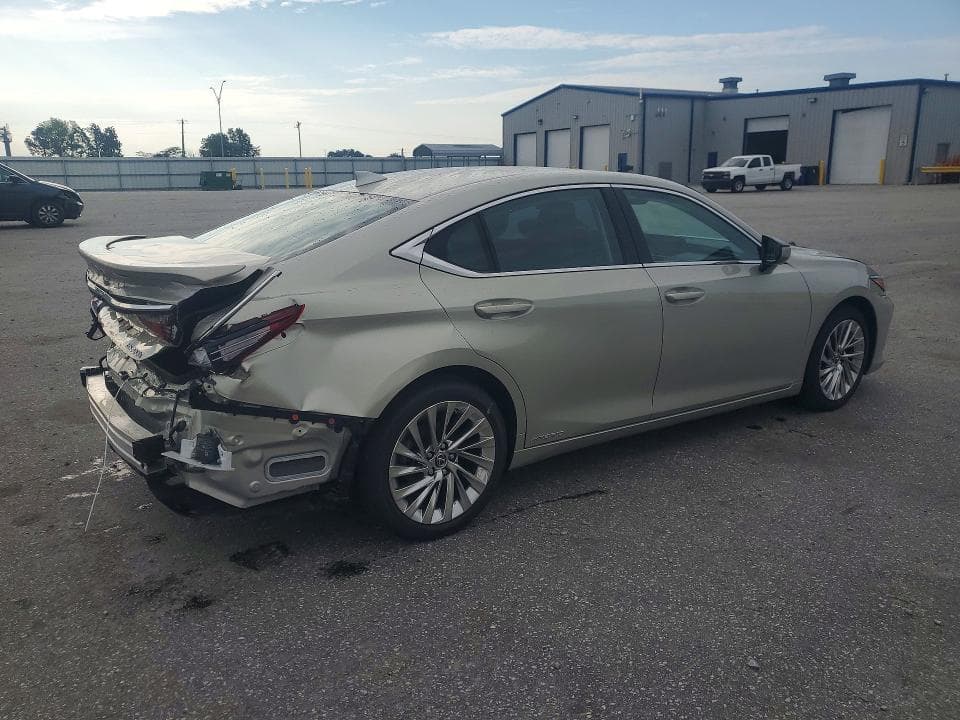 2020 LEXUS ES 300H ULTRA LUXURY 3
