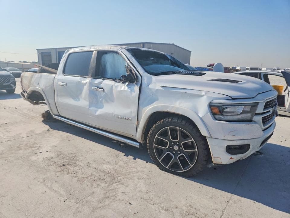 2019 RAM 1500 LARAMIE 4