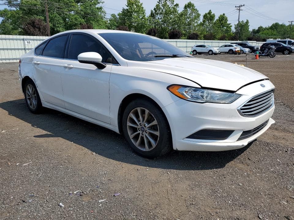 2017 FORD FUSION SE 4