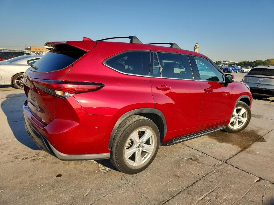 2021 TOYOTA HIGHLANDER LE 3