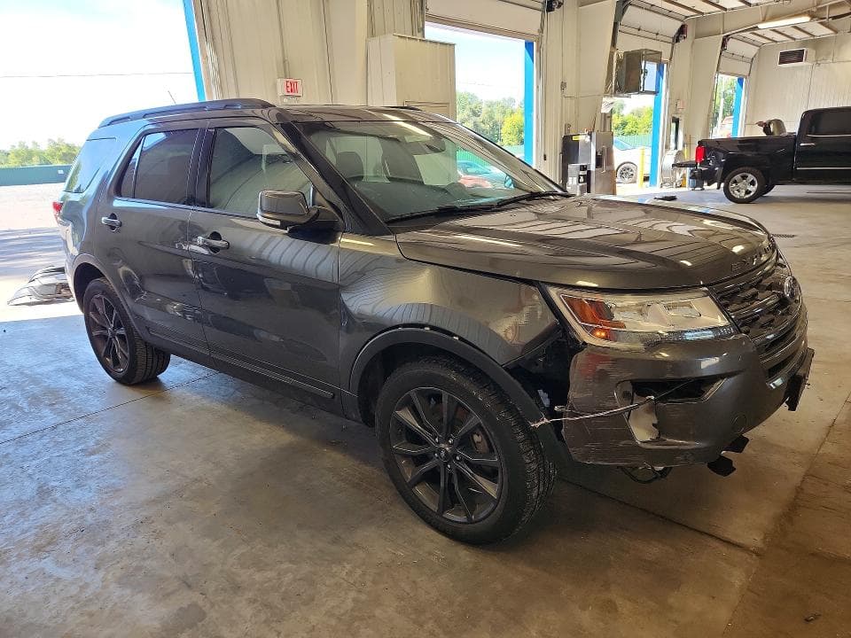 2018 FORD EXPLORER XLT 4