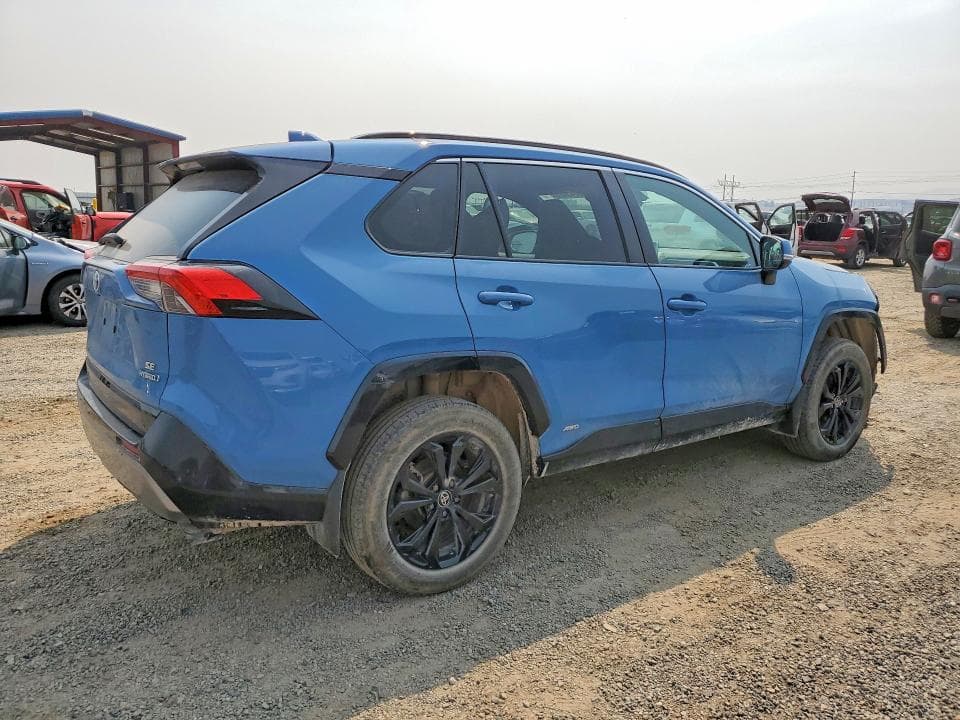 2023 TOYOTA RAV4 SE 3