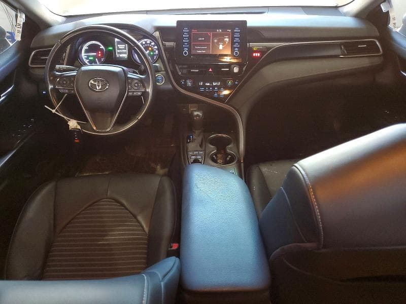 2021 TOYOTA CAMRY SE 8