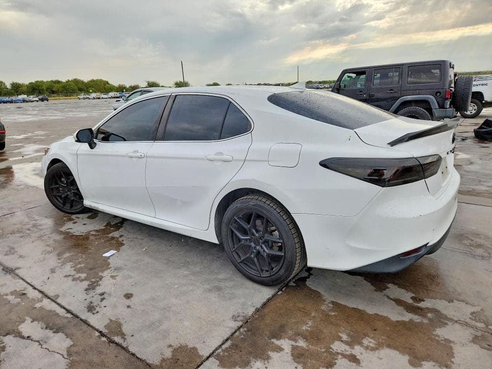 2020 TOYOTA CAMRY LE 2