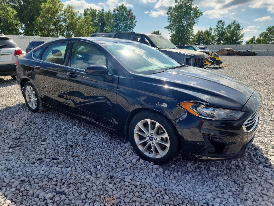 2020 FORD FUSION SE 4