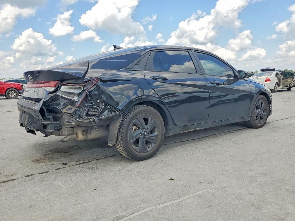 2022 HYUNDAI ELANTRA SEL 3