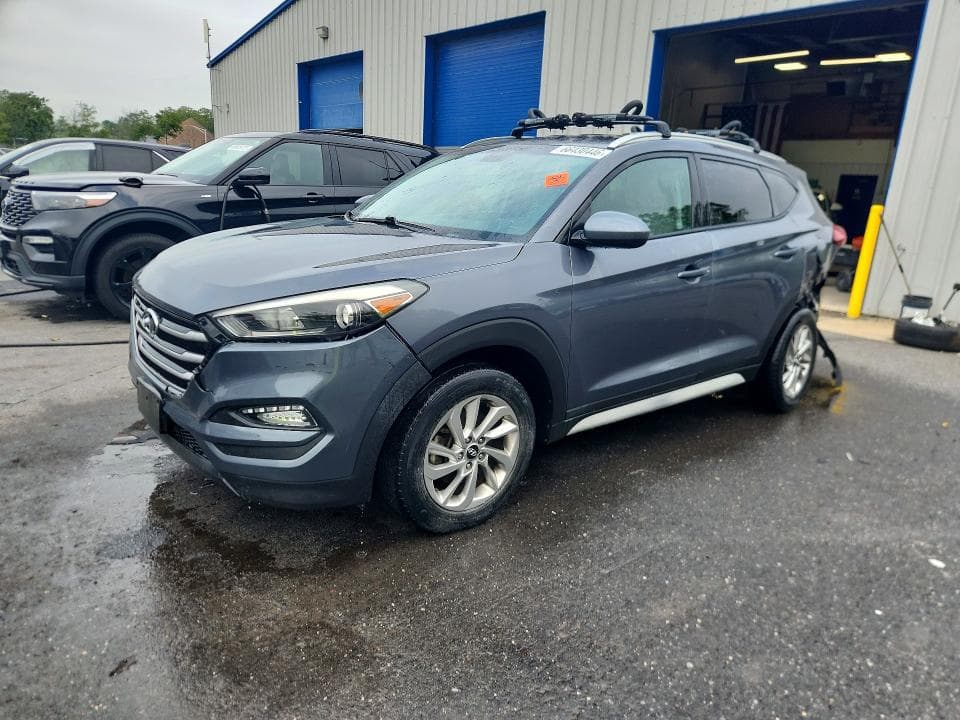 2017 HYUNDAI TUCSON SE
