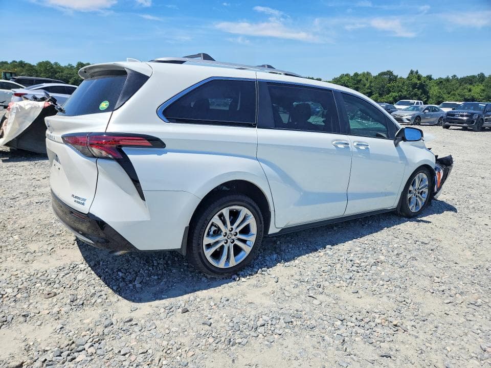 2023 TOYOTA SIENNA PLATINUM 7-PASSENGER 3
