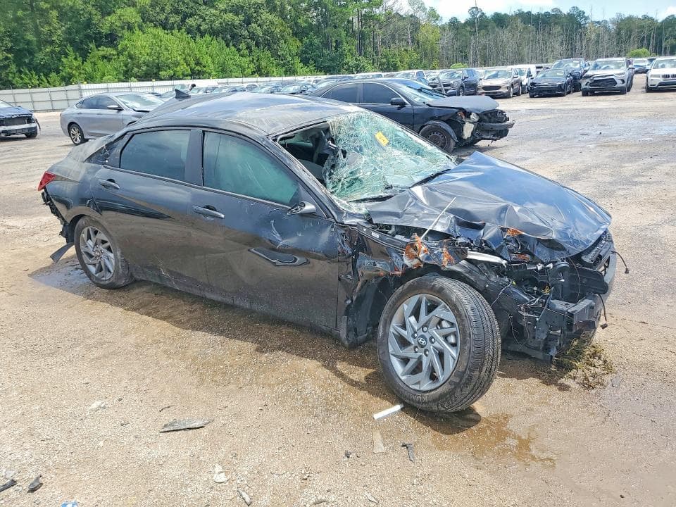 2024 HYUNDAI ELANTRA SEL 4