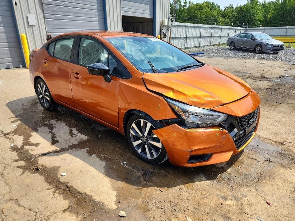 2020 NISSAN VERSA SR 4