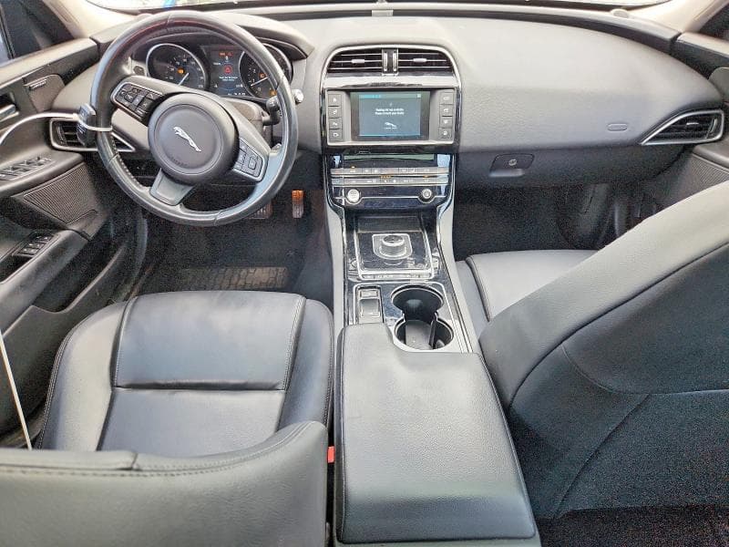 2017 JAGUAR XE PREMIUM 8