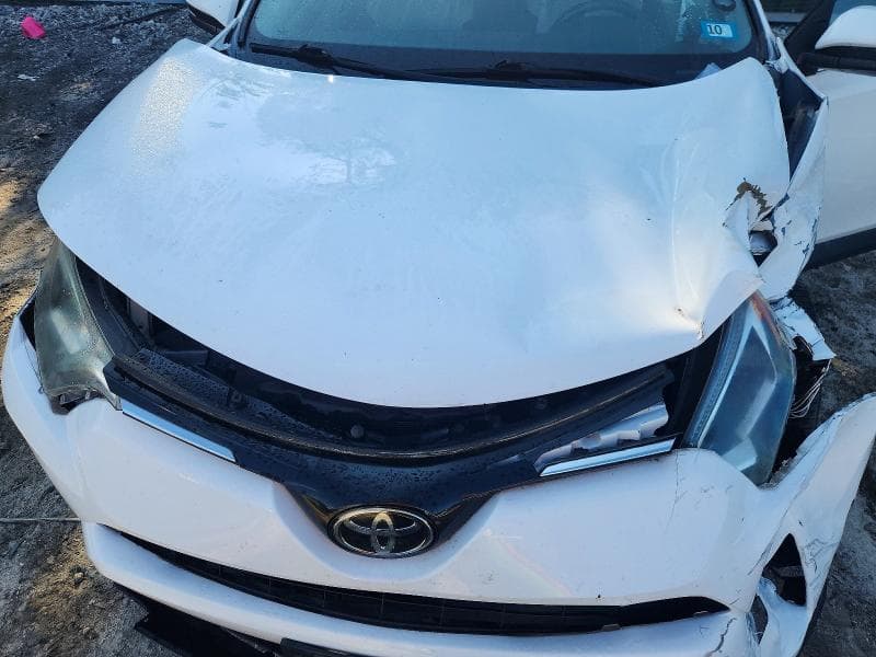 2017 TOYOTA RAV4 XLE 12