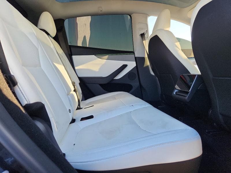 2026 TESLA MODEL Y 22