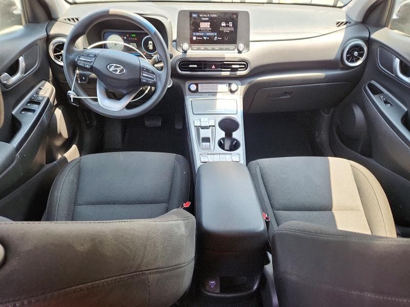 2023 HYUNDAI KONA SE 8