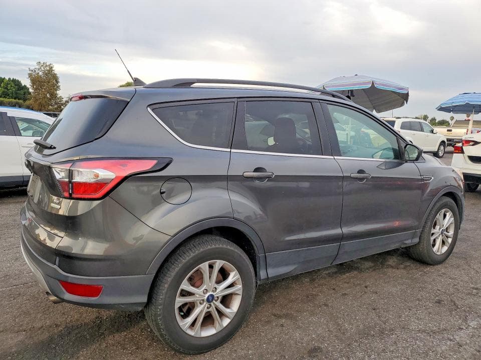 2018 FORD ESCAPE SE 3