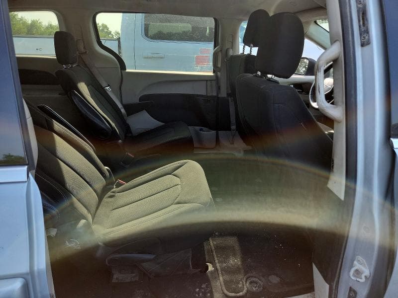 2023 CHRYSLER VOYAGER LX 11