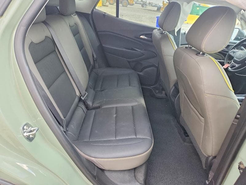 2025 CHEVROLET TRAX ACTIV 11