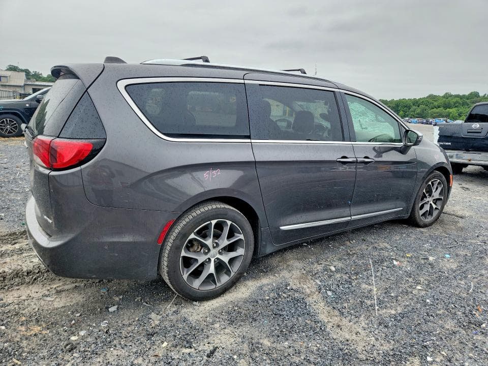 2018 CHRYSLER PACIFICA LIMITED 3