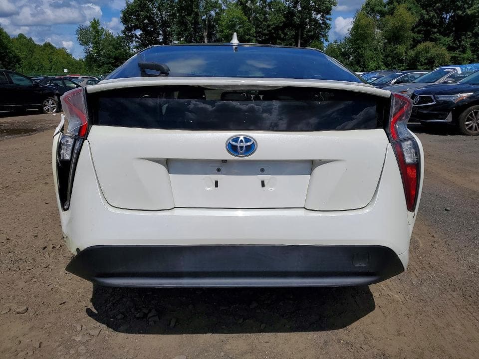 2017 TOYOTA PRIUS TWO 6