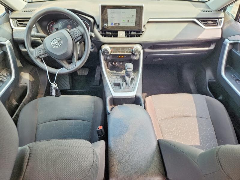 2025 TOYOTA RAV4 XLE 8