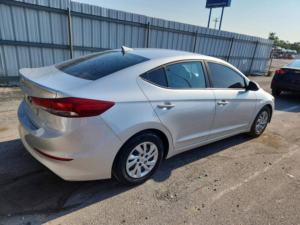 2017 HYUNDAI ELANTRA SE 3