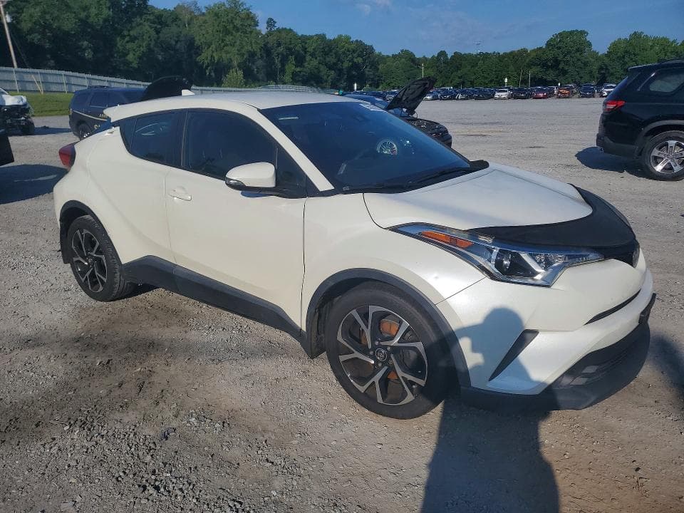 2018 TOYOTA C-HR XLE 4
