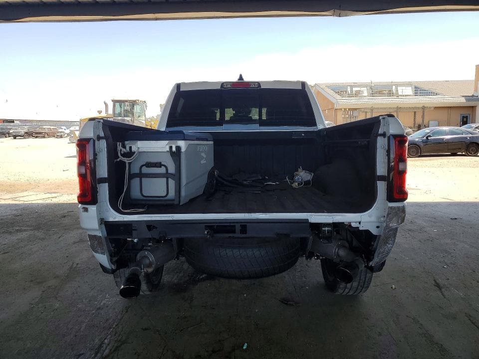 2025 RAM 1500 LARAMIE 6