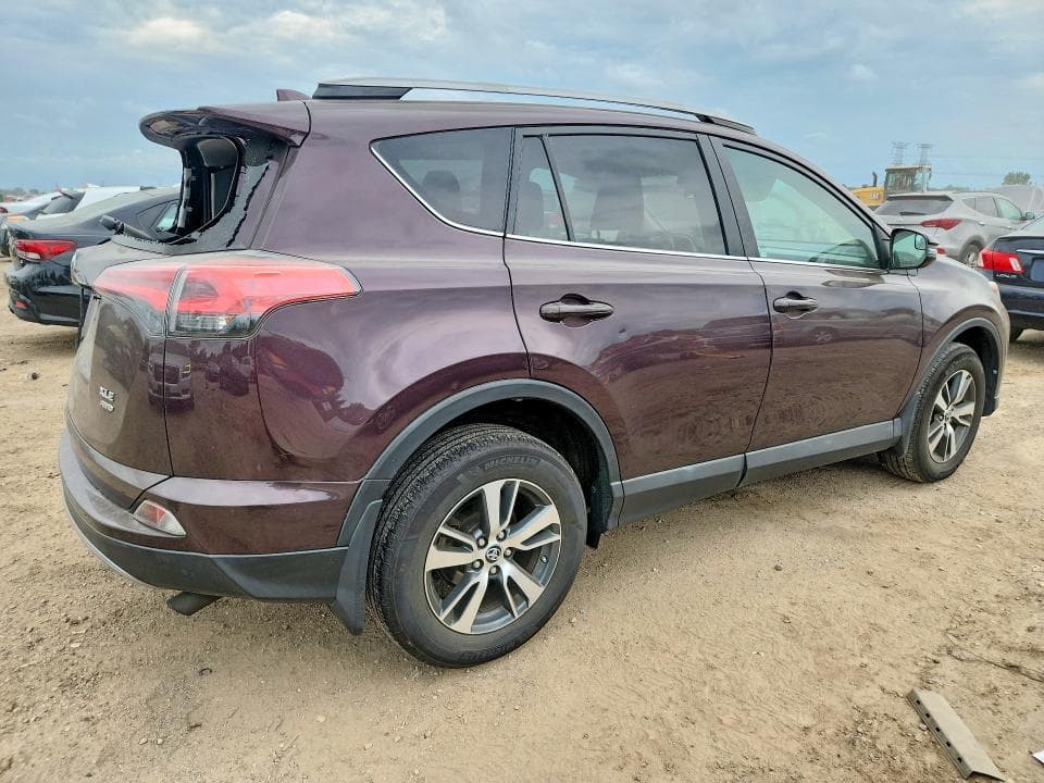 2017 TOYOTA RAV4 XLE 3