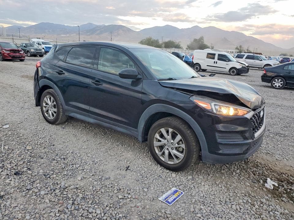 2020 HYUNDAI TUCSON SE 4