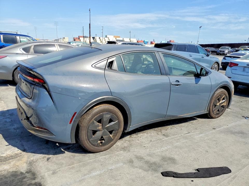 2024 TOYOTA PRIUS LE 3