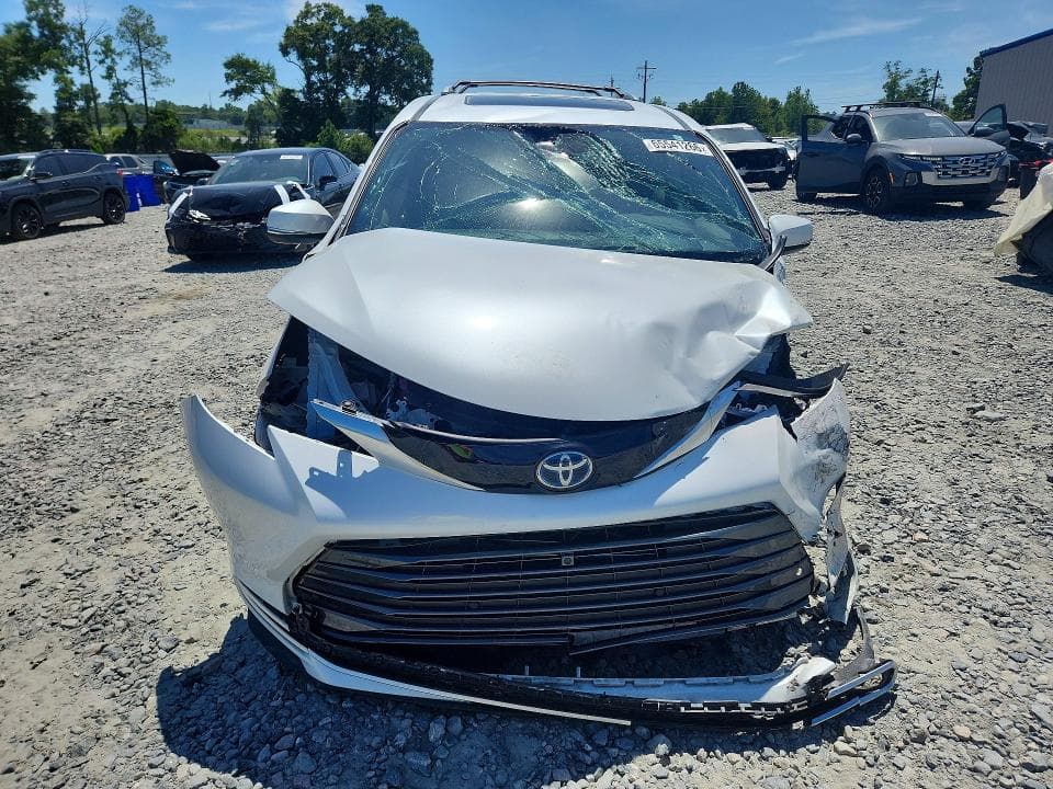 2023 TOYOTA SIENNA PLATINUM 7-PASSENGER 5